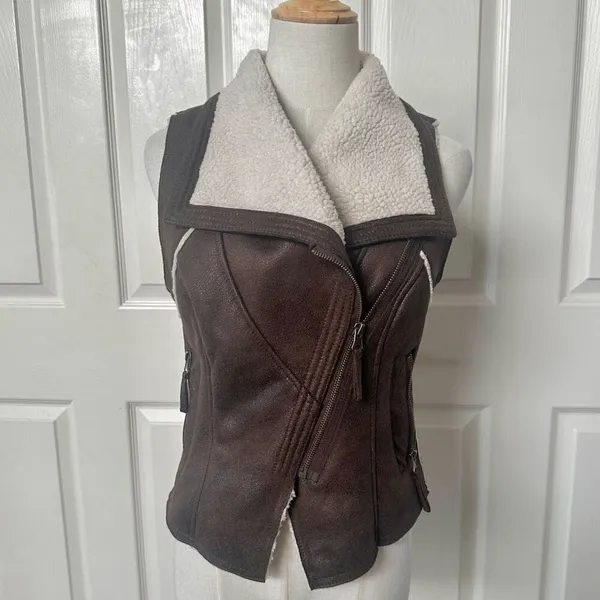 Forever 21 brown faux leather zip up vest - Image 5