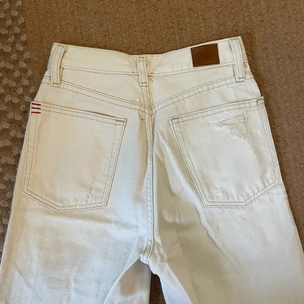Urban Outfitters BDG High Rise Baggy White Jeans - Image 4