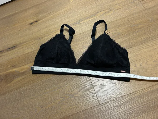 Large black lace bralette - Victoria’s Secret - Image 5