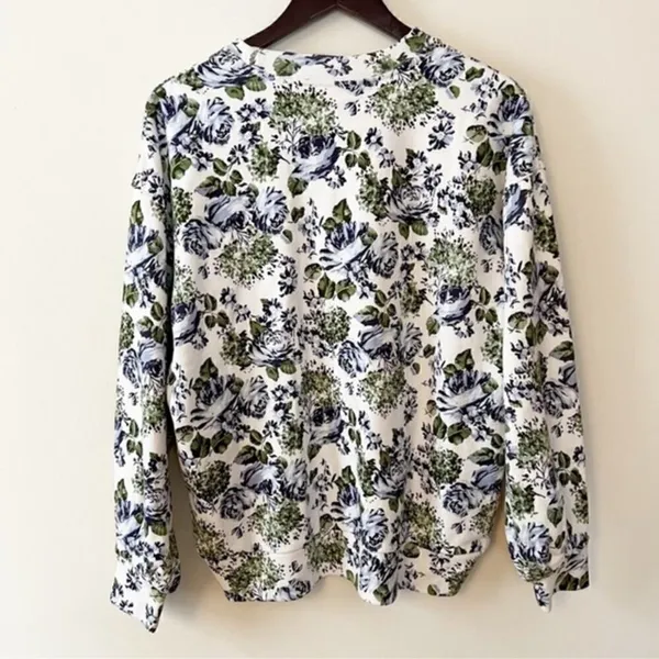 Levi’s Floral Pai‎ Blue Floral Sweatshirt Size Small NWT - Image 2