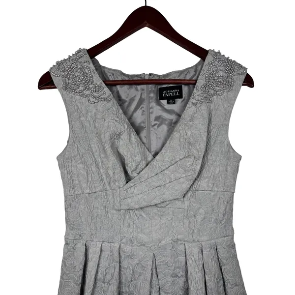 Adrianna Papell Cocktail Dress Womens 6 Silver Beaded Pearl‎ Floral Textured - Image 2