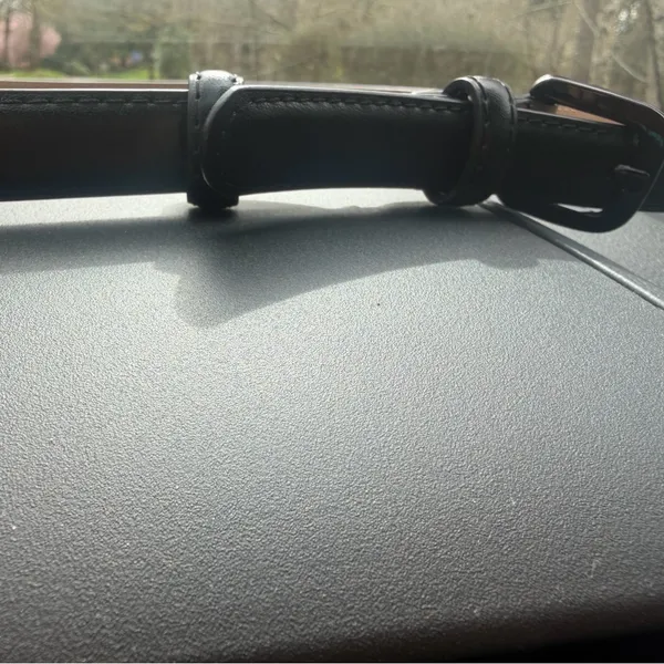 Elegant Black and Tan Women's Belt - Image 2