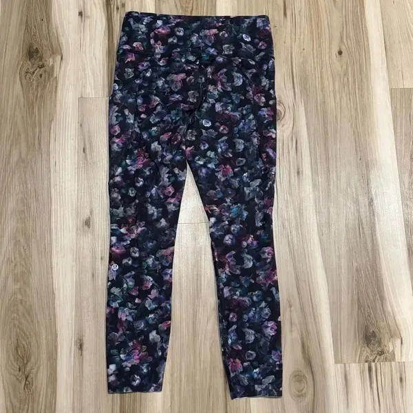 Lululemon Fast and Free Tight II Leggings Women’s 8 - Image 4
