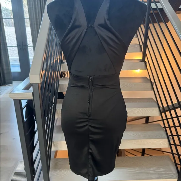 Elegant Black Satin Dress - Image 4