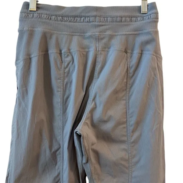 Lululemon Women's Bluish Gray‎ Cropped Dance Studio Pants Size 6 Activewear - Image 7