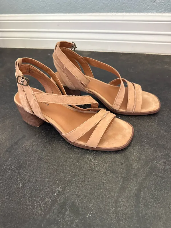 Lucky Brand Junnah Sandals Size 9.5 Dusty Sand Tan - Image 4