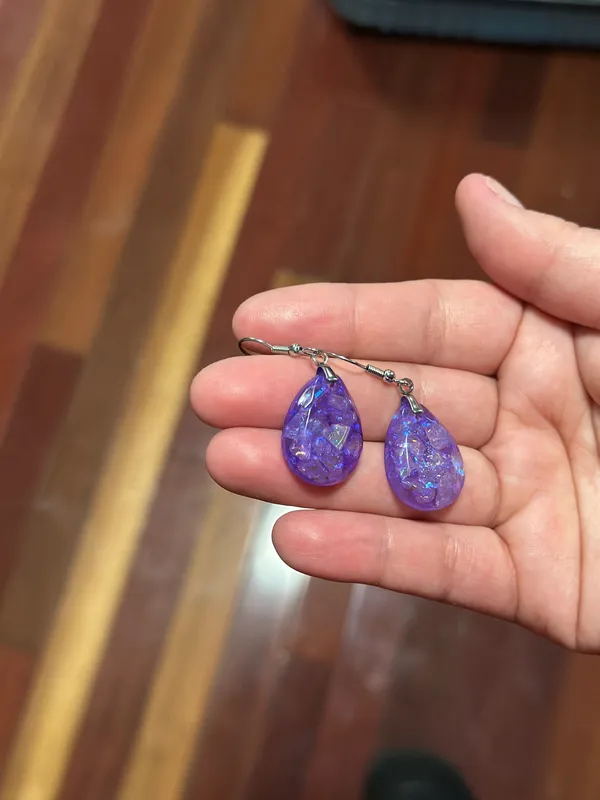 Purple handmade resin earrings - Image 4