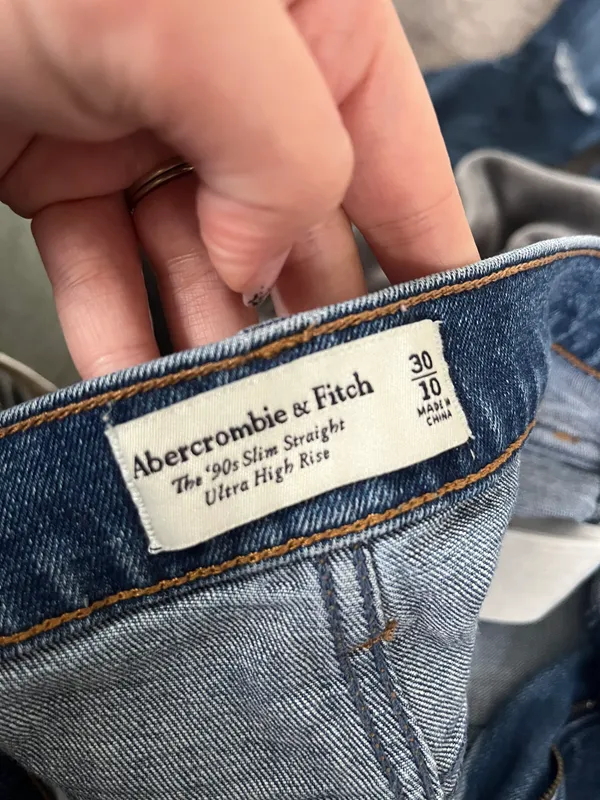 Abercrombie 90’s Slim Straight Jeans - Image 3