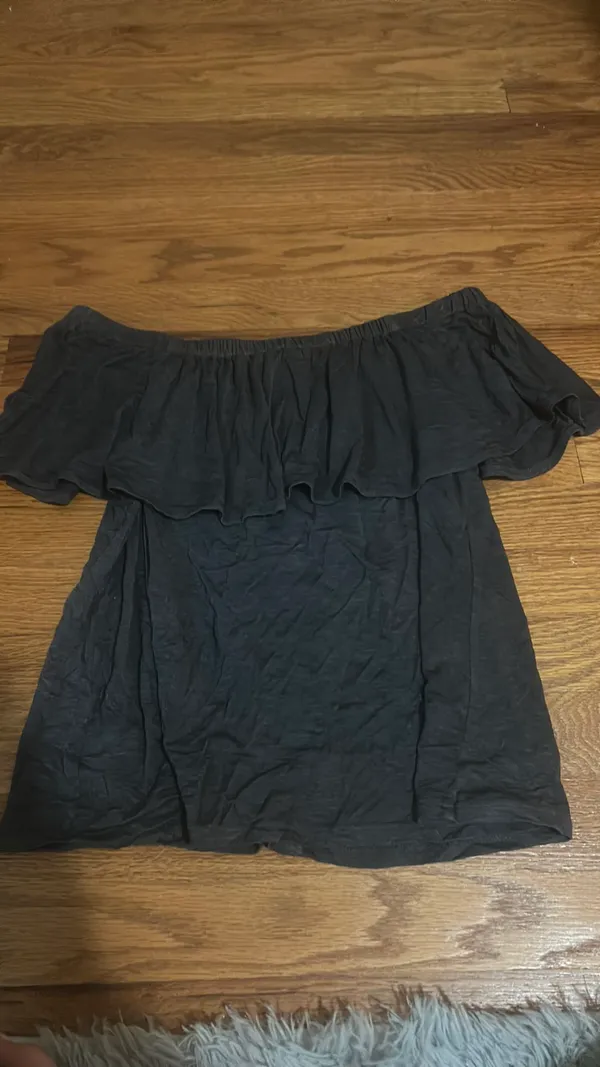 Soft and sexy flowy top Black - Image 4
