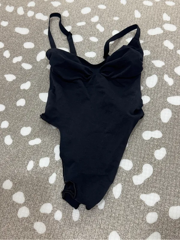 SKIMS Seamless Sculpt Thong Bodysuit Onyx sleeveless shapewear - Image 2