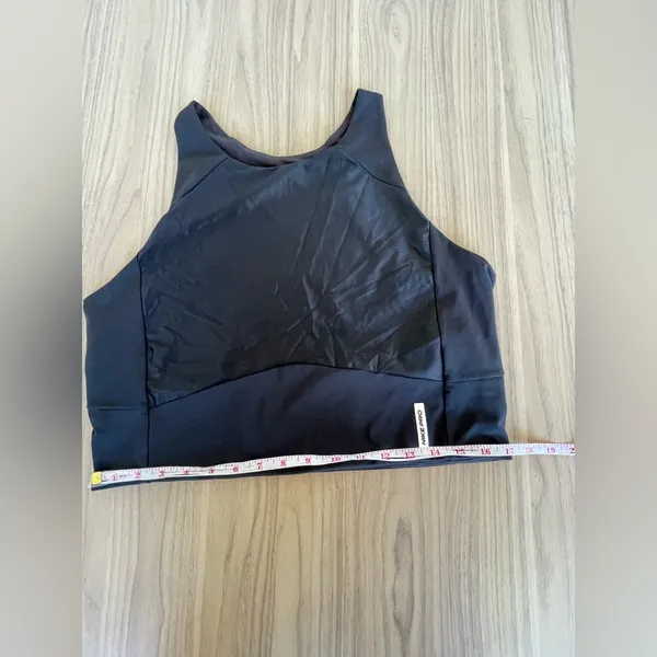 Nike Women's Black Crop Top - Image 5
