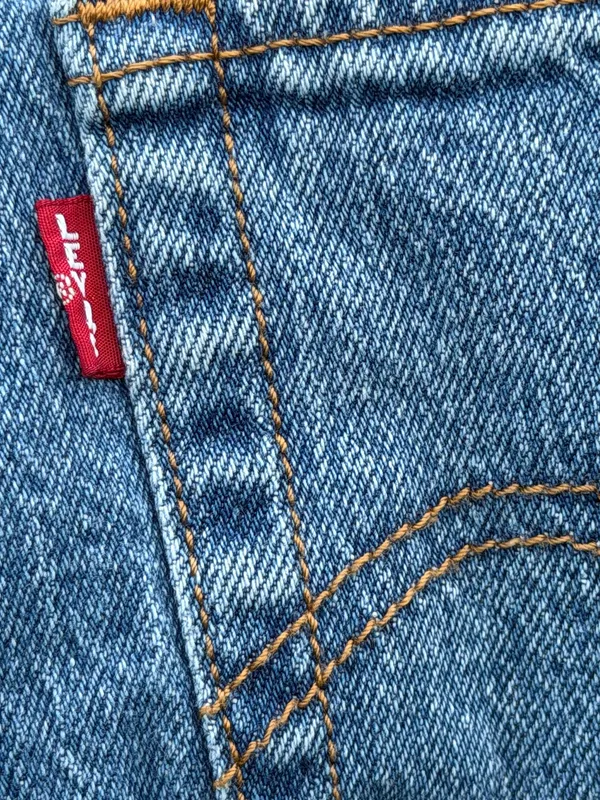 Levi’s Jeans Wedgie Straight Light Wash Distressed Size 26 - Image 11