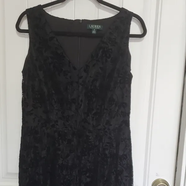 Ralph Lauren Black velvet/Lace Dress Size 10 - Image 5