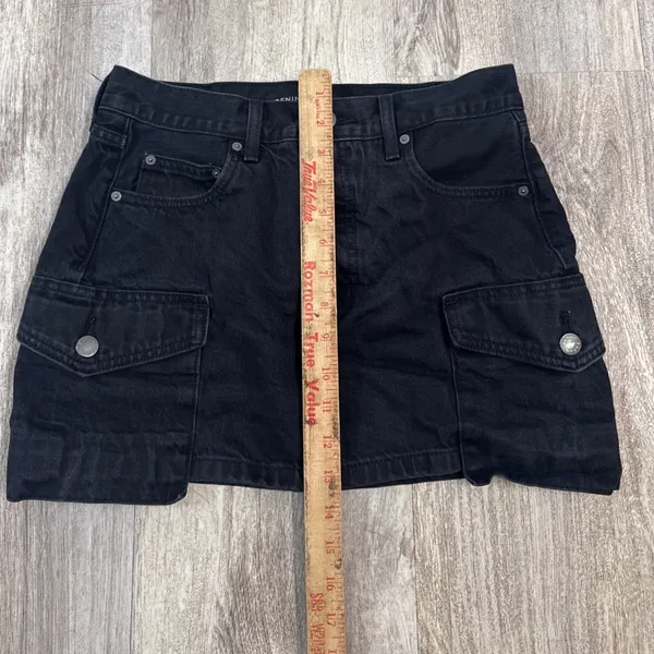 Denim Forum Aritzia The 90s Mid-Rise Cargo Mini Skirt Washed Black Size 26 - Image 7