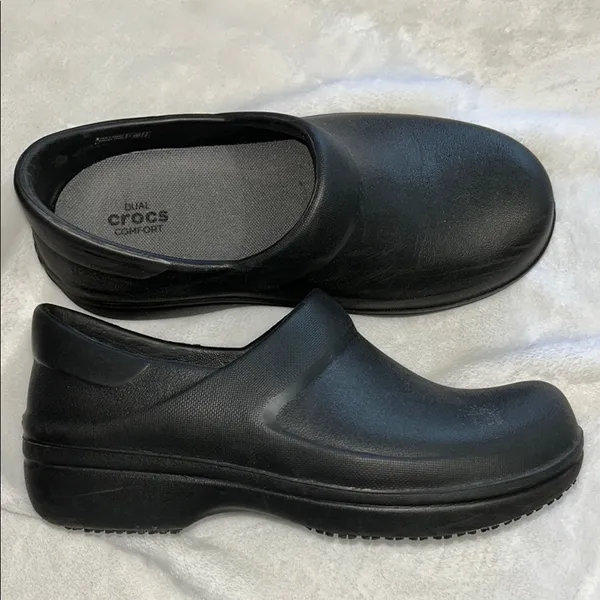 CROCS Black Dual Comfort Non-Slip‎ Clog Women Size W7 - Image 3