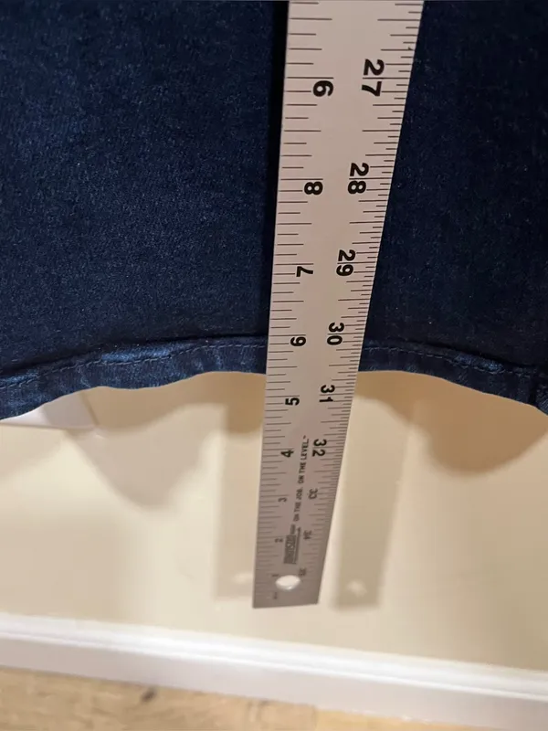 Quince dark wash bootcut jeans feature a high-rise waist five-pocket size32 EUC - Image 5