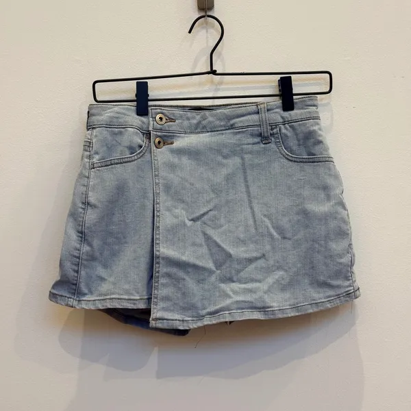 BCBGeneration Y2K Light Wash Denim Skort Wrap Front Mini Size S‎ - Image 2