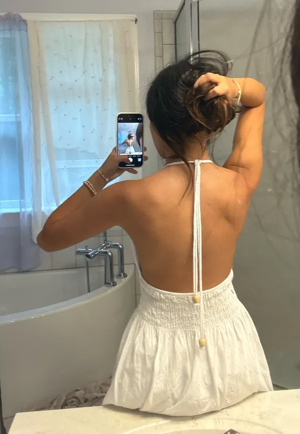 Backless white mini boutique beach dress - Image 2