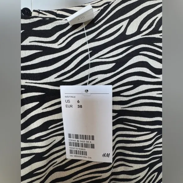 H&M Zebra‎ Print Long Sleeve Mini Dress – Size 6 - Image 4