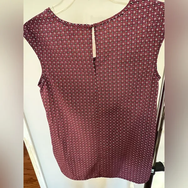 MERONA Small Sleeveless Blouse. - Image 4