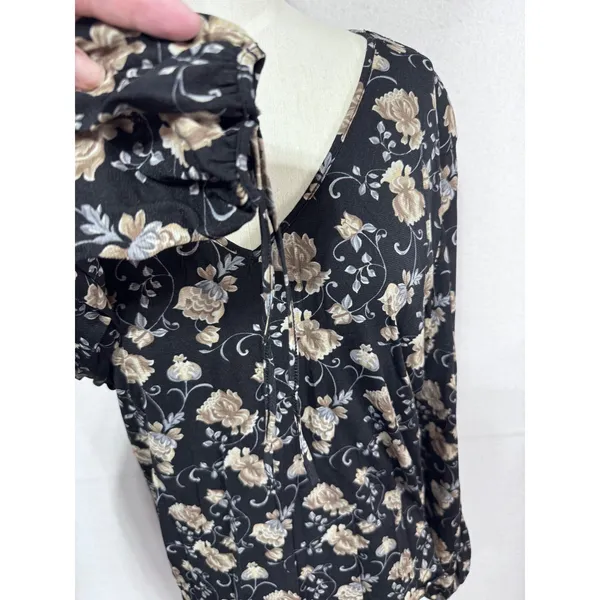 Old Navy XXL Black Floral‎ V-Neck Top Women's Long Sleeve Cinch Cuff - Image 3