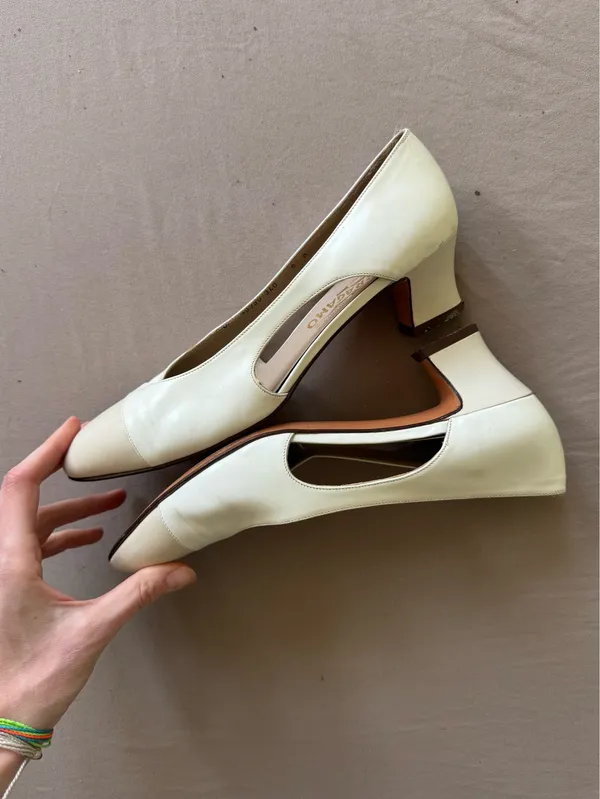 Vintage Salvatore Ferragamo Leather Pumps - Image 5