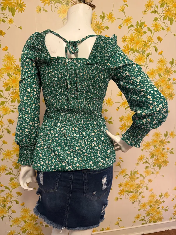 Green peplum-style blouse with a ditsy floral print size M - Image 3