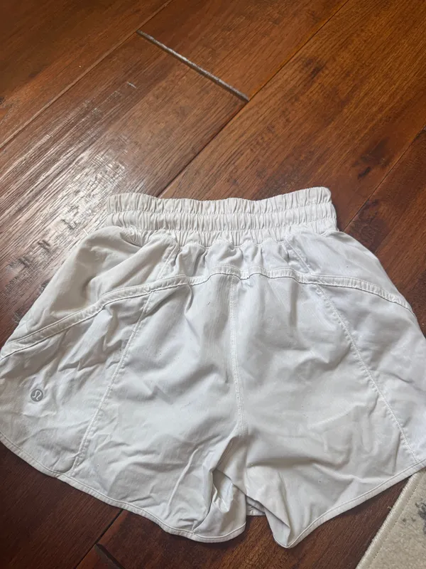Lululemon Shorts Hotty Hot High-Rise - Image 3