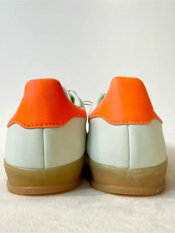 NWT Adidas Gazelle Indoor Linen Green Solar Orange Size 7 - Image 7