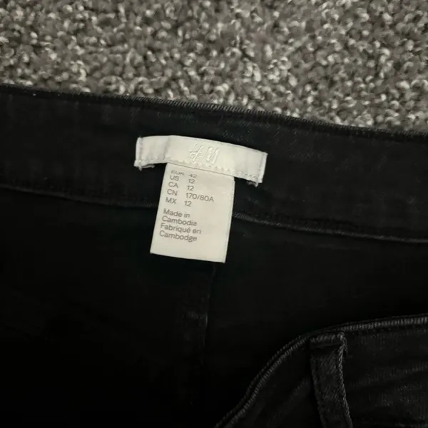 H&M Distressed Black Shorts - Image 3