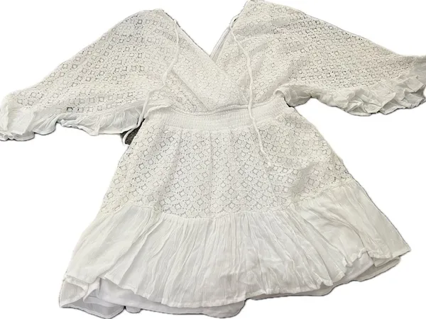 White‎ Lace V-Neck Romper with Smocked Waist - Image 3