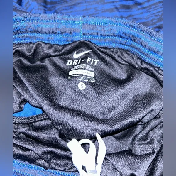 Nike Dri-Fit Shorts‎ - Size small - Image 4