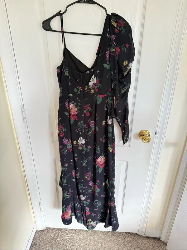 AMUR Pasqualena One Shoulder Dress in Floral Print - Image 4