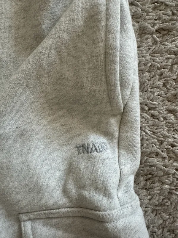 Aritzia TNA Cozy Fleece Mega Cargo Sweatpants - Image 4