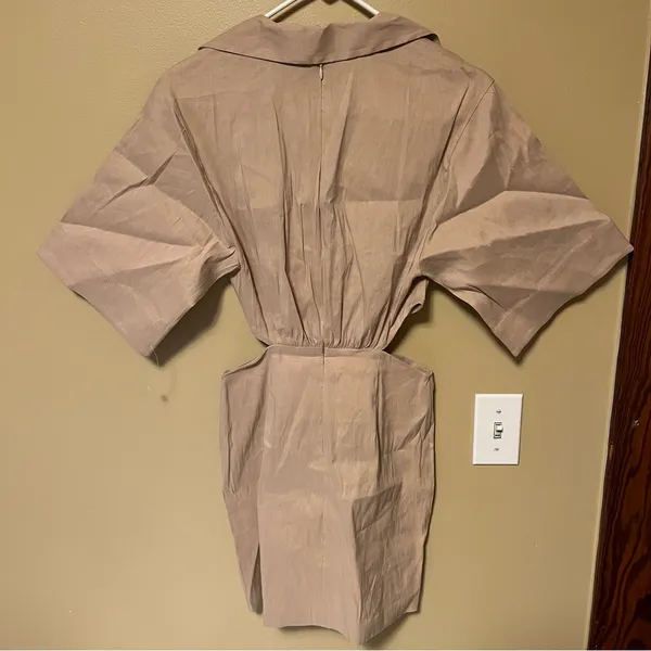 Zara Beige Pleated Short Sleeve Dress - Image 4