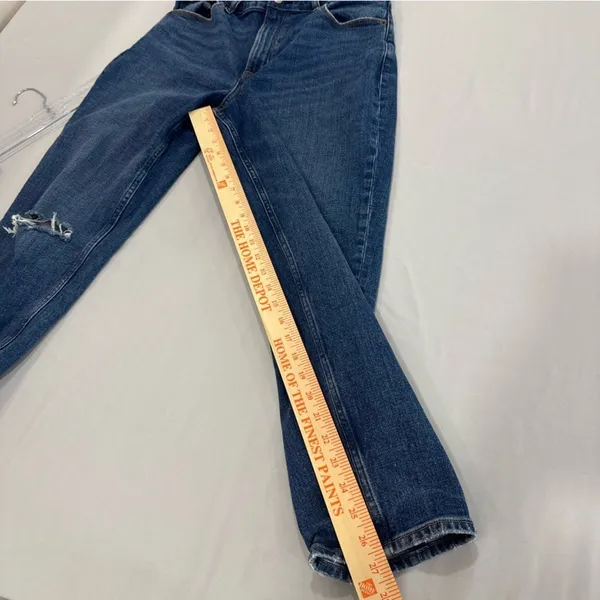 Abercrombie‎ & Fitch The Mom High Rise Distressed Jeans Blue 29/8 Medium Wash - Image 7