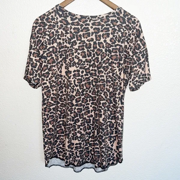 Crazy Train Leopard Print Short Sleeve Keyhole V Neck Top - Image 8