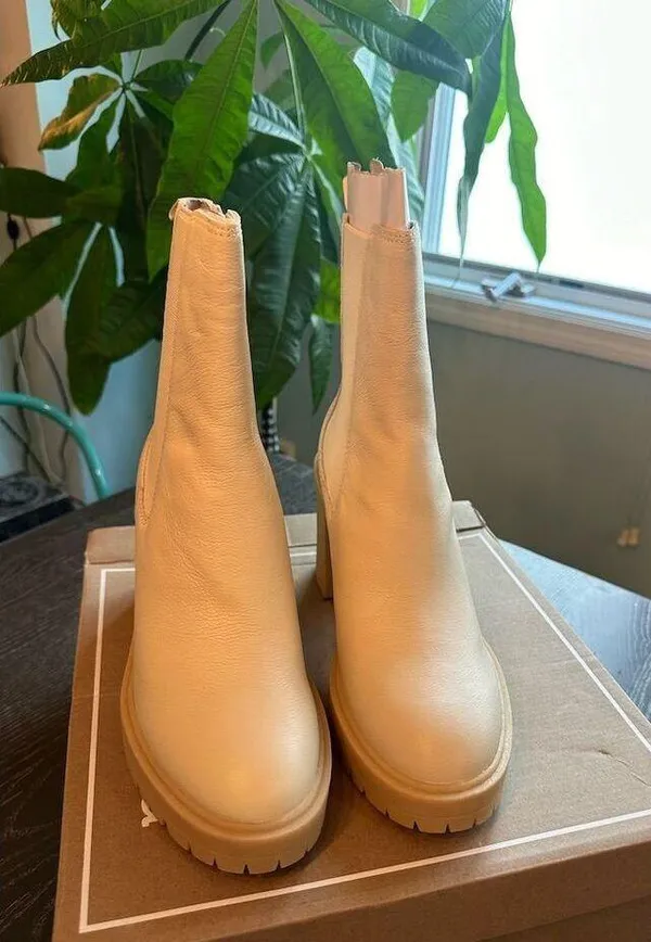 Dolce Vita Women's Ivory Leather Booties Size 10 Waterproof Chunky Heel - Image 2