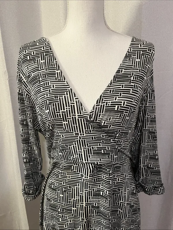 Black & White Geometric Wrap Dress - Women - Image 2