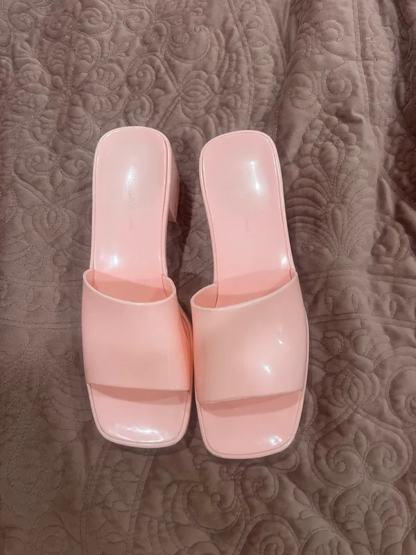 Glossy Pink Slide Mules with Block Heel - Image 2