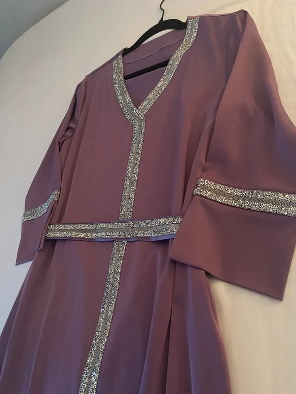 NWOT Stunning Lavender Formal Kaftan with Matching Belt Size S - Image 7