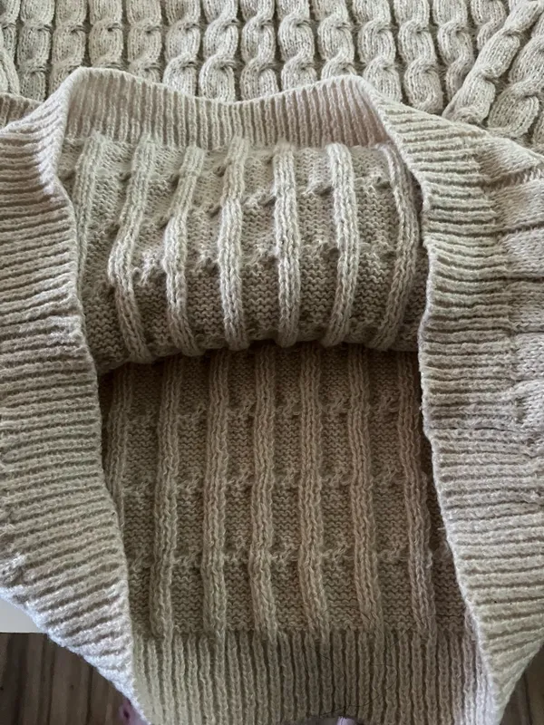 Cute!!! Cream Cable knit Sweater Tan - Image 3