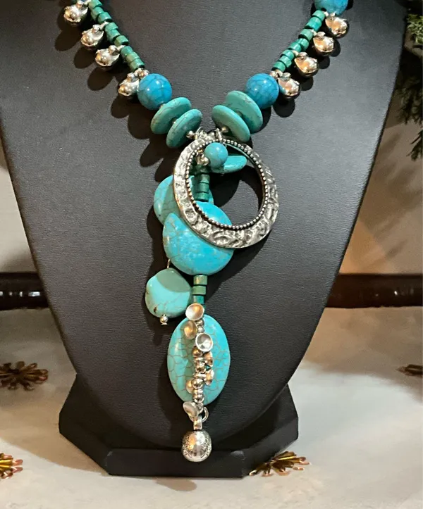 Blue and silver beaded necklace with turquoise stones - Image 6