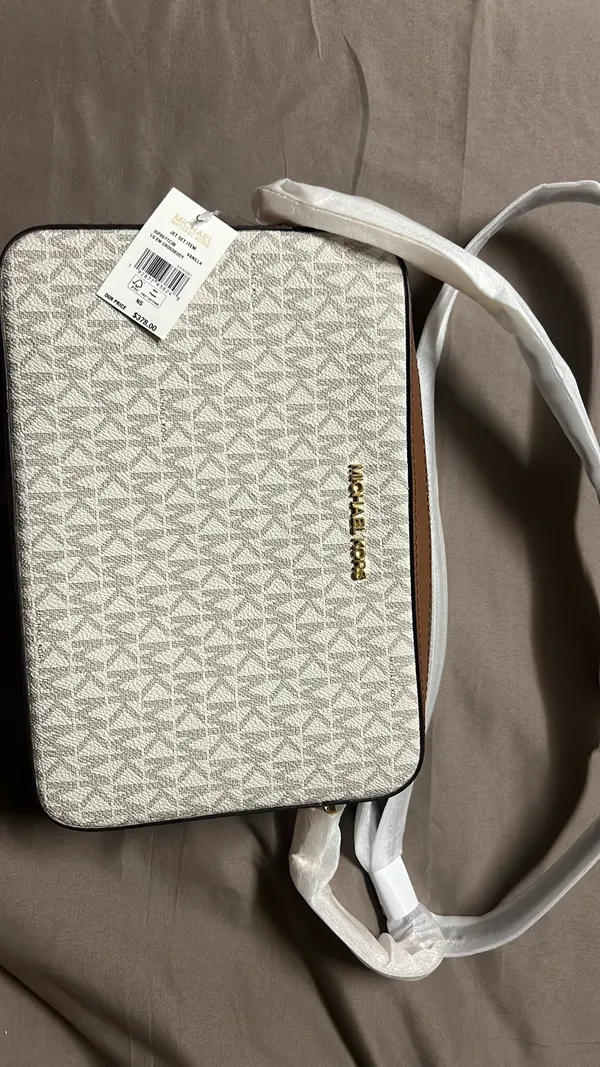 Michael Kors Crossbody - Image 6
