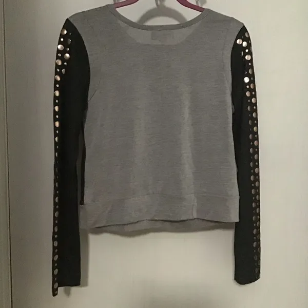 Studded long sleeve top Size L - Image 8