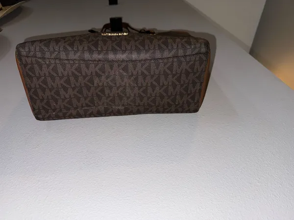 Michael Kors MK Logo Tote - Image 14