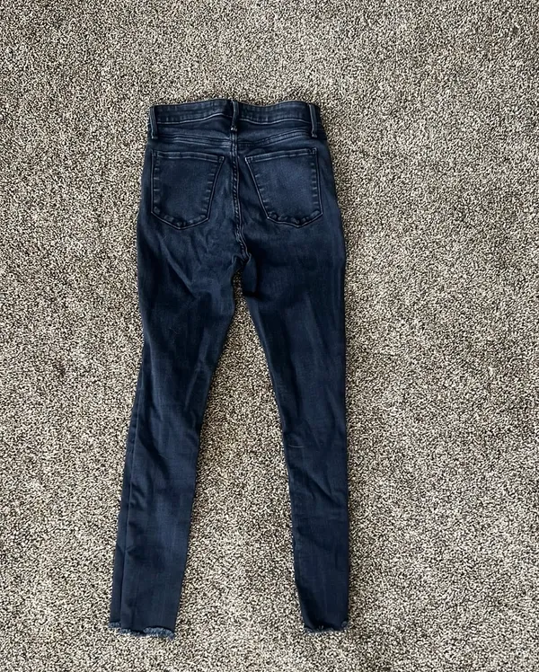 Abercrombie High-Rise Jeans - Image 4