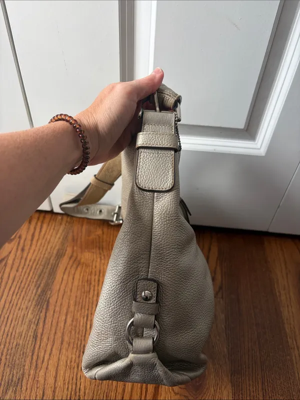 Coach Silver Metallic Pebbled Leather Brooke Duffle Hobo Bag F15064 - Image 6