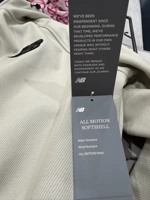 New Balance Women’s Cream Hooded Zip Jacket - Image 9