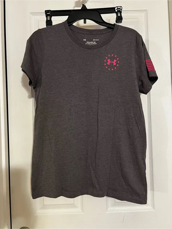Under Armour Charcoal Short-Sleeve Tee with Pink Freedom Graphic - Image 3